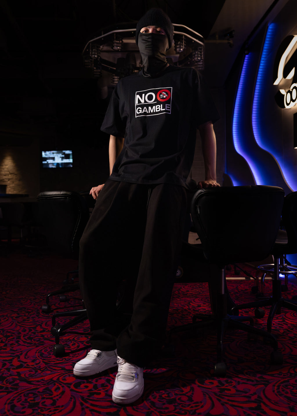 破産するキリストT(black)
