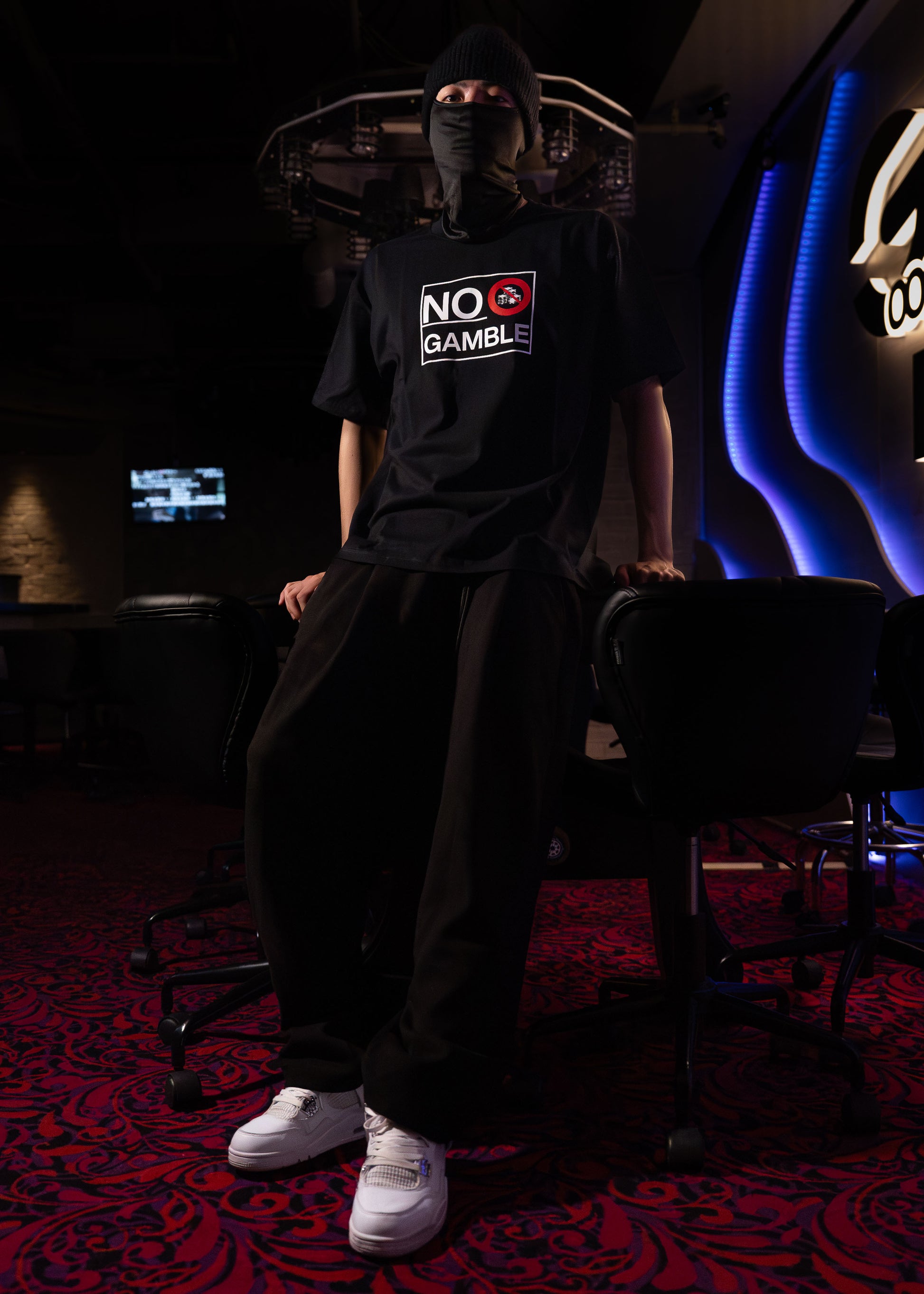 破産するキリストT(black)