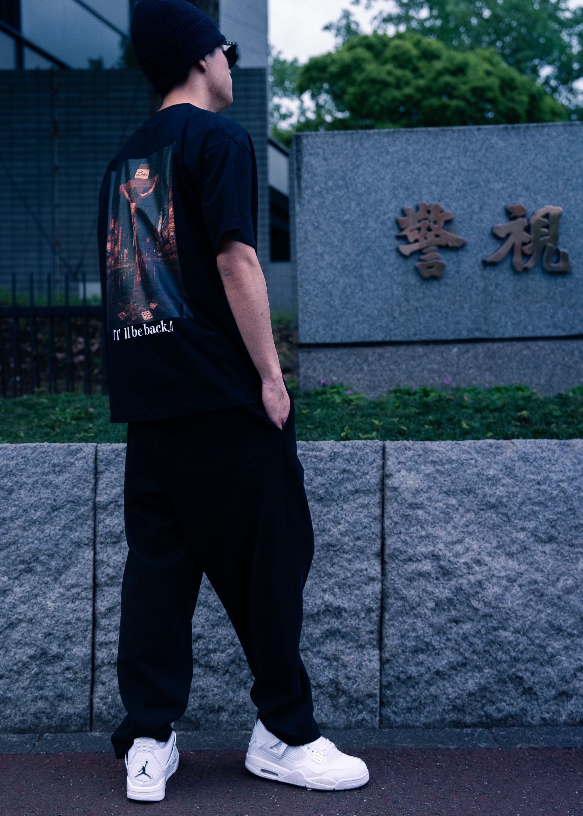 破産するキリストT(black)